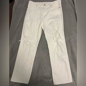 Uniqlo Slim Straight high rise ripped white jeans. Perfect for summer!